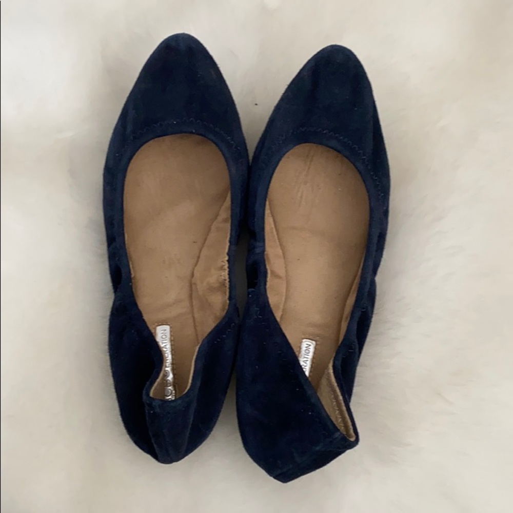 Size 5 flexible suede pointy flats
